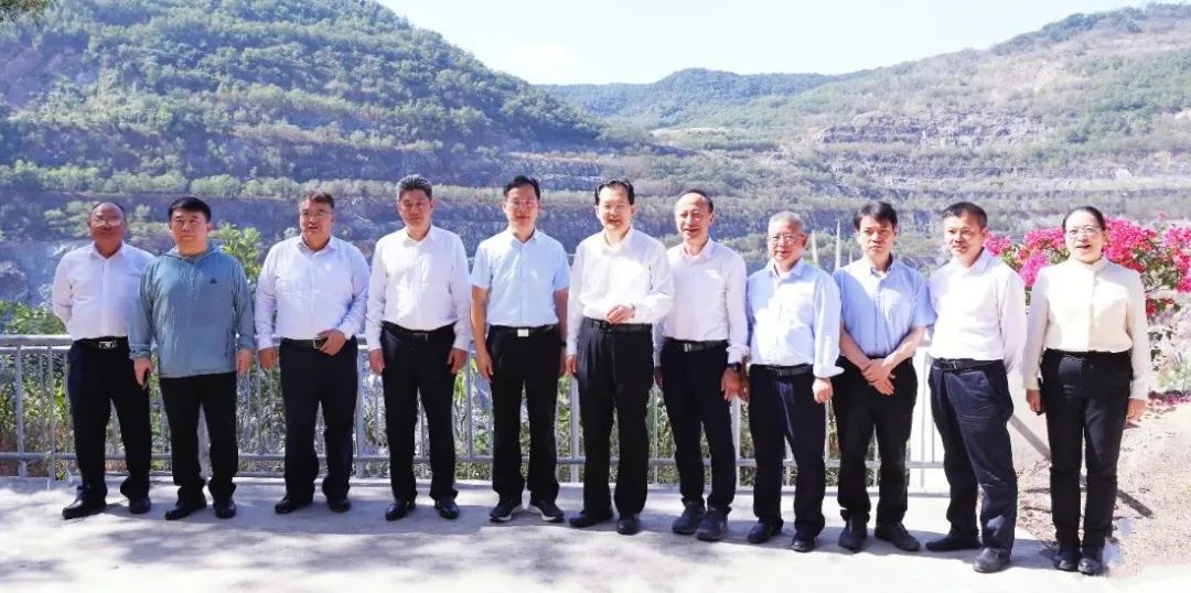 自然資源部到海南礦業(yè)開(kāi)展新一輪找礦突破戰(zhàn)略行動(dòng)專題調(diào)研3.jpg