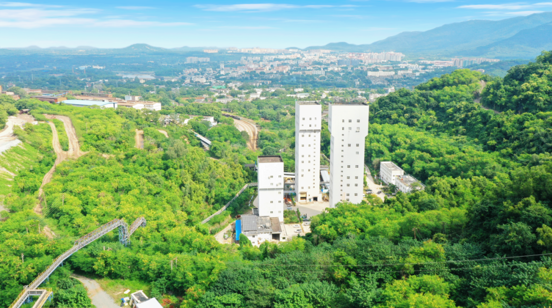 海南日?qǐng)?bào)：海南礦業(yè)持續(xù)完善產(chǎn)業(yè)布局，推動(dòng)高質(zhì)量發(fā)展