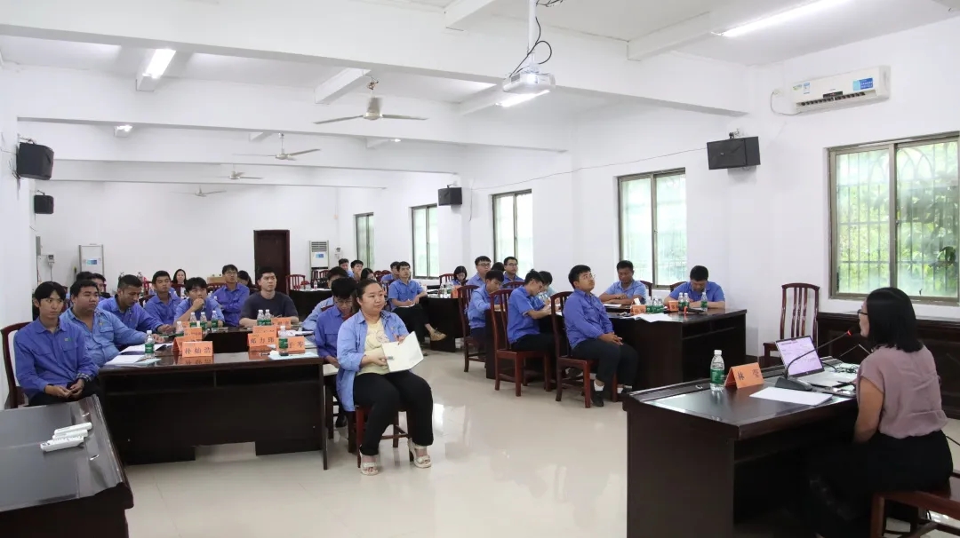 練好內(nèi)功 講好故事 海南礦業(yè)舉辦第一期通訊員培訓班