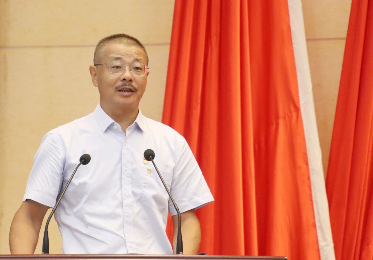 劉明東榮獲“海南省優(yōu)秀中國(guó)特色社會(huì)主義事業(yè)建設(shè)者”稱(chēng)號(hào)